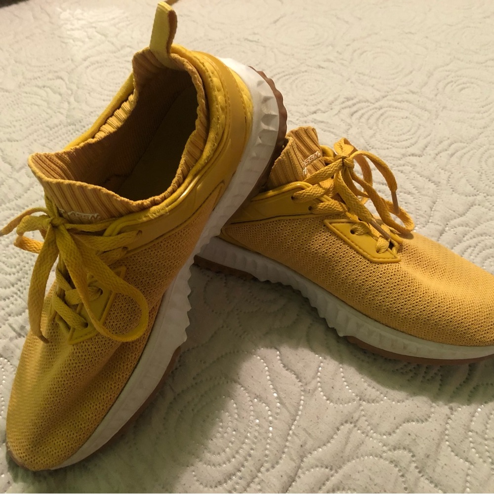 Polo Assn. yellow sneakers, women’s size 7.